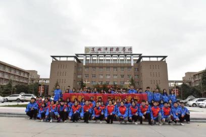 愛護(hù)美麗校園，我是排頭兵