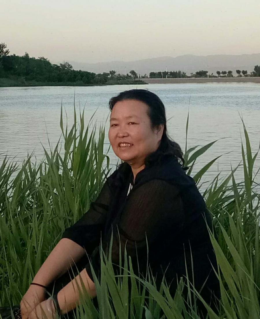 翟立群，女，中級講師，連續多年被評為校級優秀教師，2017和2018年被請為市級優秀教師并獲得運城市“師德標兵”稱號。.jpg